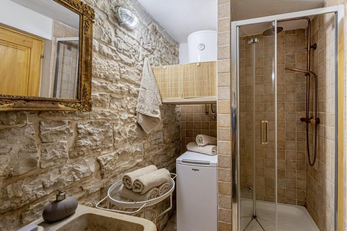 Una In Kranjcici - Haus Fuer 5-6 Personen Svetvinčenat المظهر الخارجي الصورة